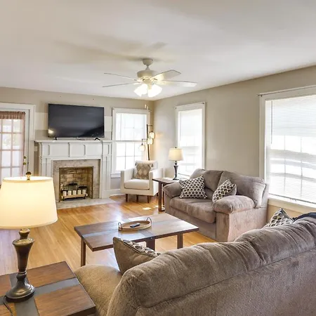 Charming Tullahoma Stay With Great Walkable Location